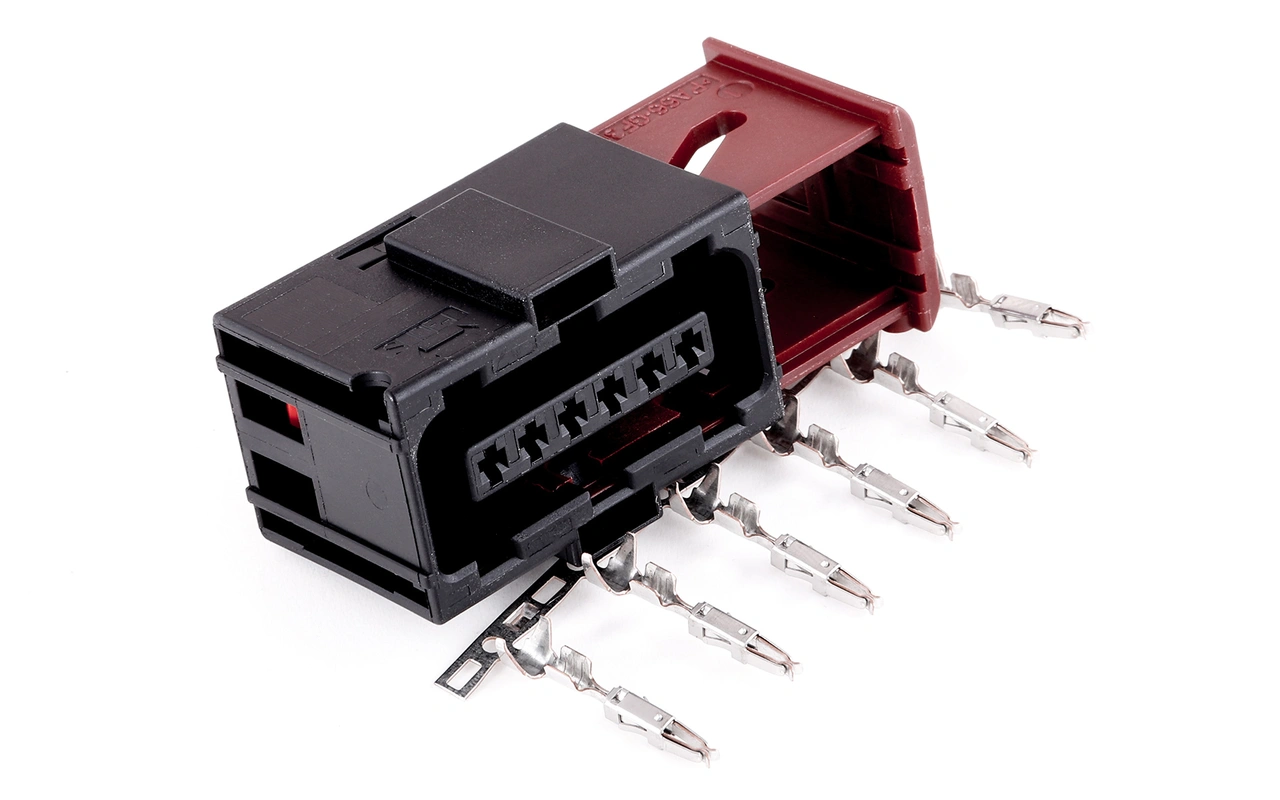 Connector 6-pin  (electric accelerator pedal)